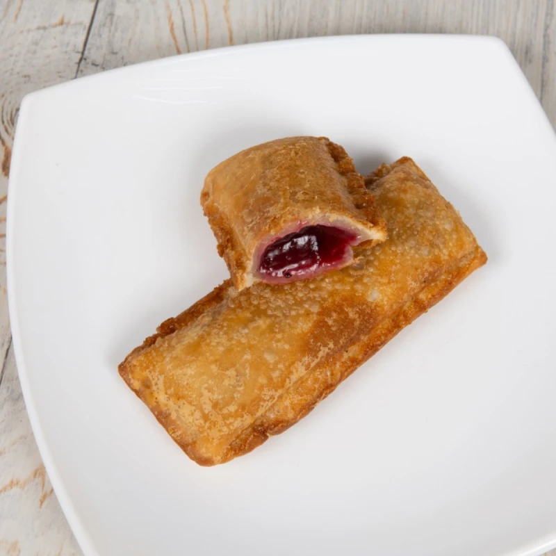 Пирожок с лесными ягодами