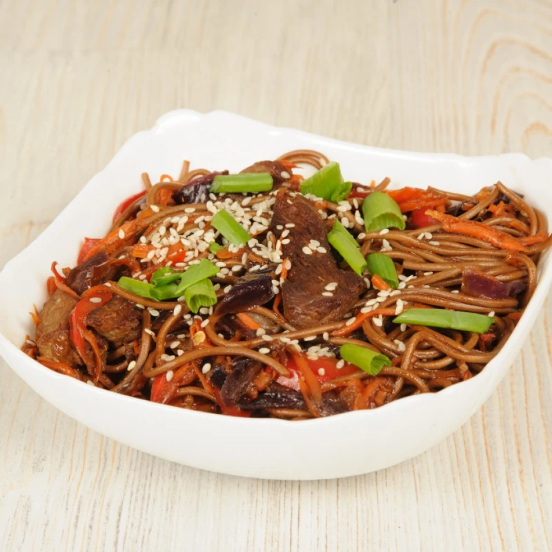 Соба с говядиной в терияки соусе