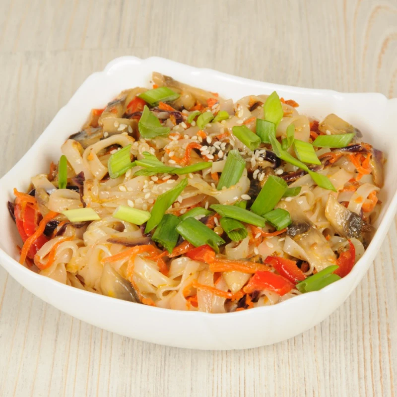 Рисовая лапша с овощами в гамадари соусе