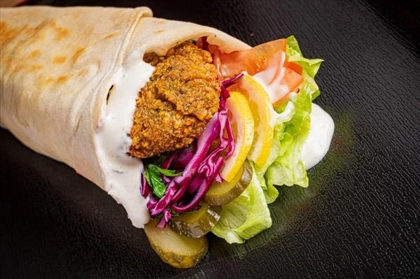 Фалафель с ореховым соусом