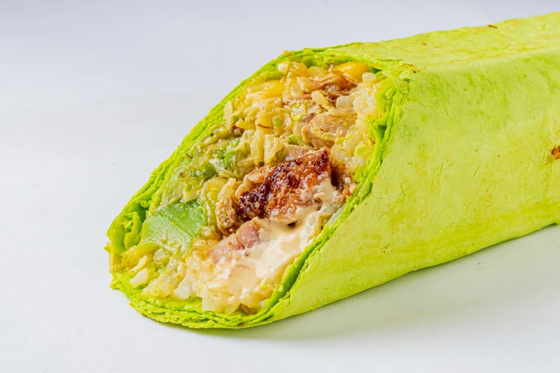 Фитнес кебаб с курицей и авокадо