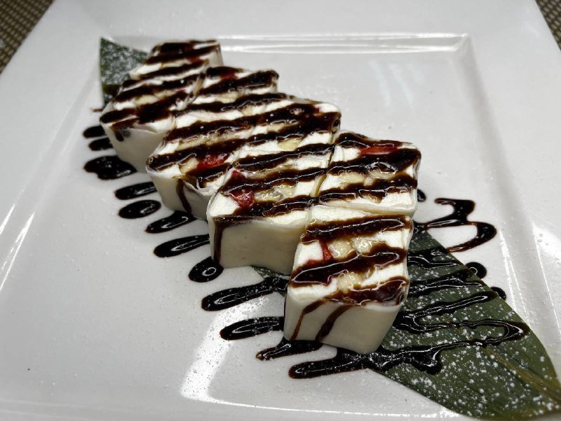 бананово-клубничный ролл 