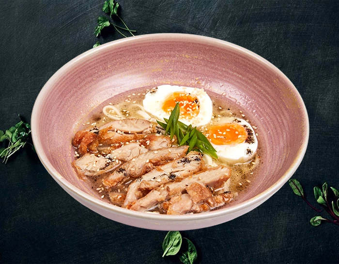Суп Удон с курицей и яйцом