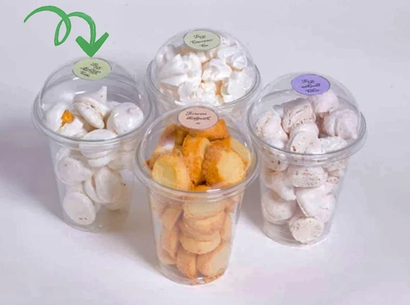 Безе с фундуком и кофе