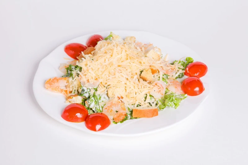 Салат Цезарь с креветками