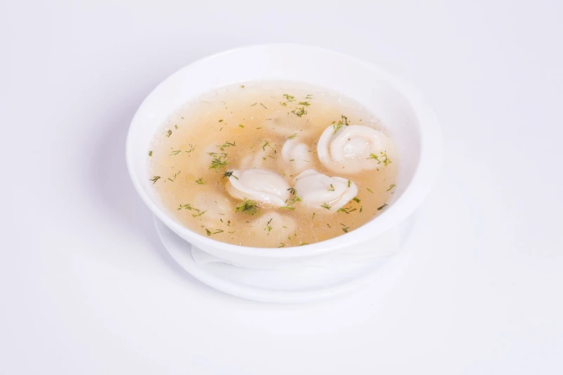 Пельмени с бульоном