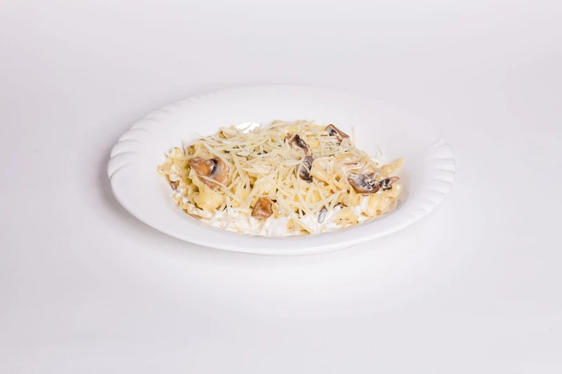 Паста со свежими шампиньонами в сливочном соусе