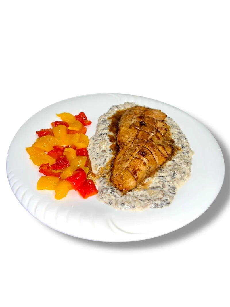 Куриная грудка с  грибным соусом