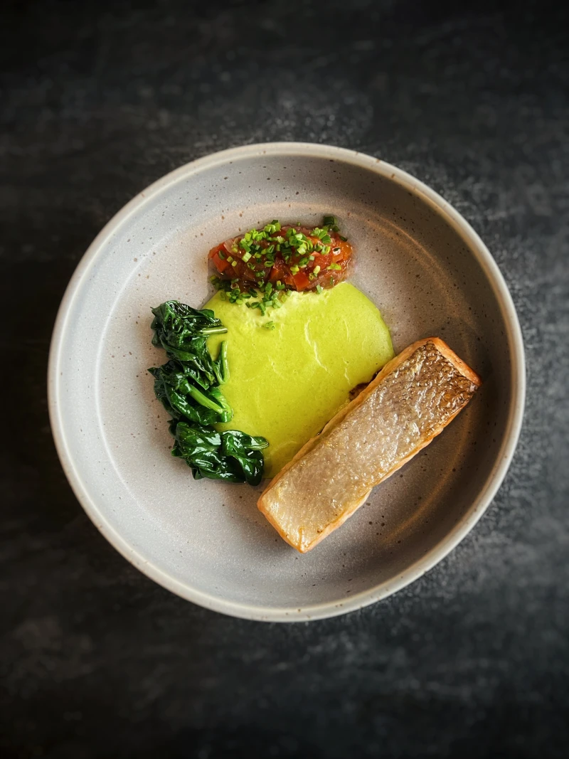 Стейк форели с соусом из зеленого горошка 220гр