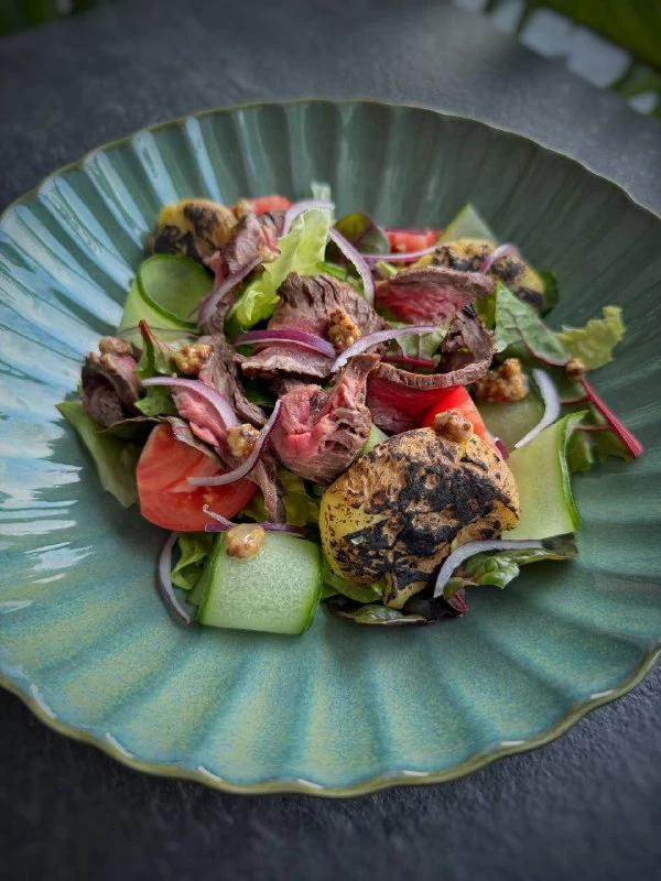 Салат с Башкирским бычком и мятым  картофелем 285 гр