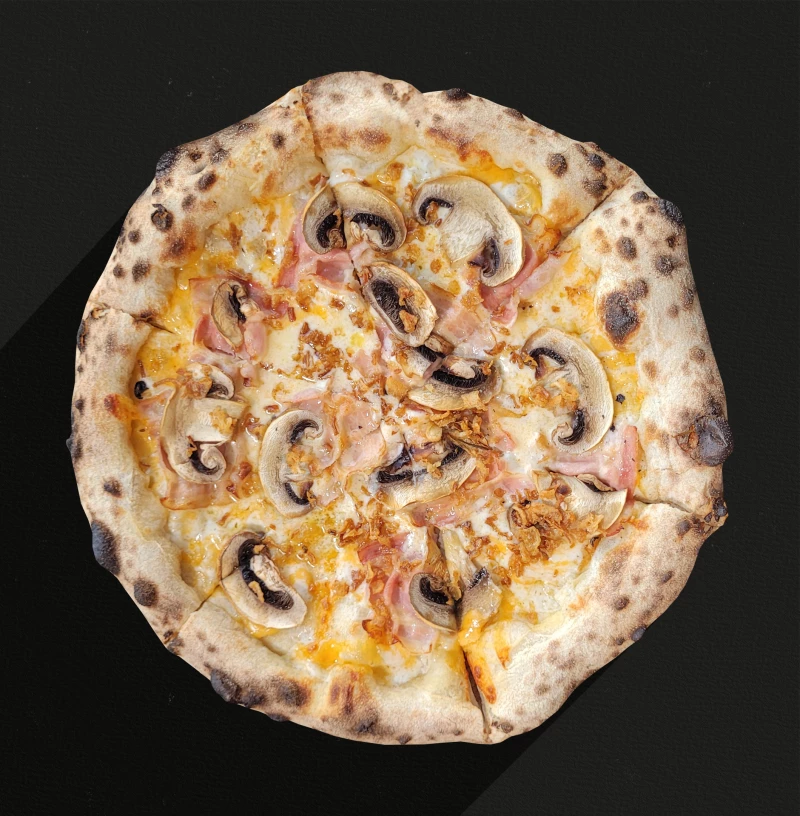 Пицца с беконом и грибами