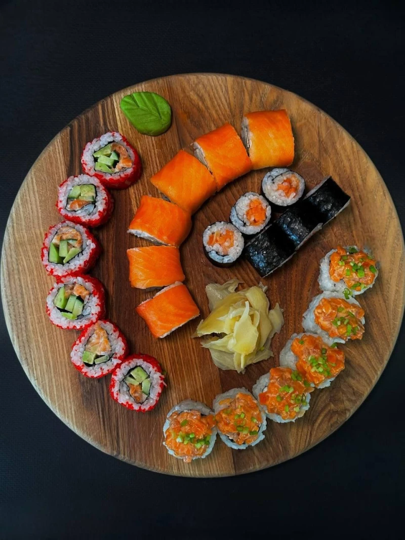 Сет С лососем 725гр 24шт