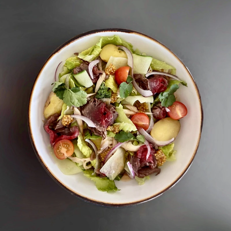 Салат с Башкирским бычком и мятым картофелем 285 гр