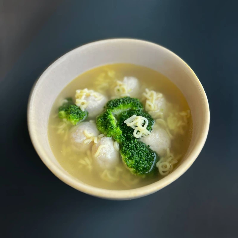 Бульон куриный с фрикадельками