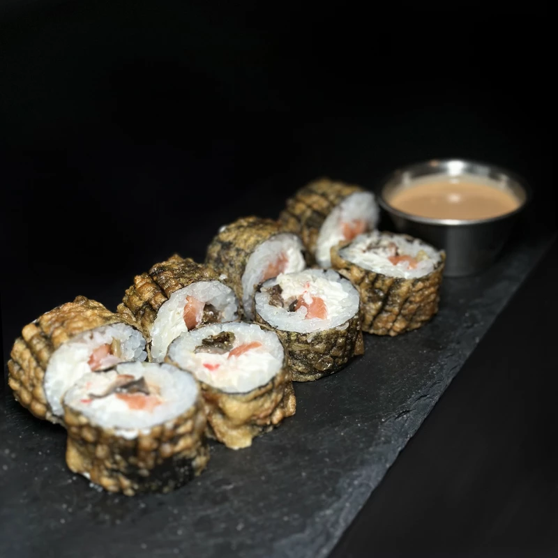 Кранч ролл с лососем и угрем  8 шт  210/30гр