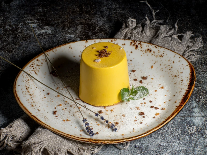 Пирожное Манго-маракуйя