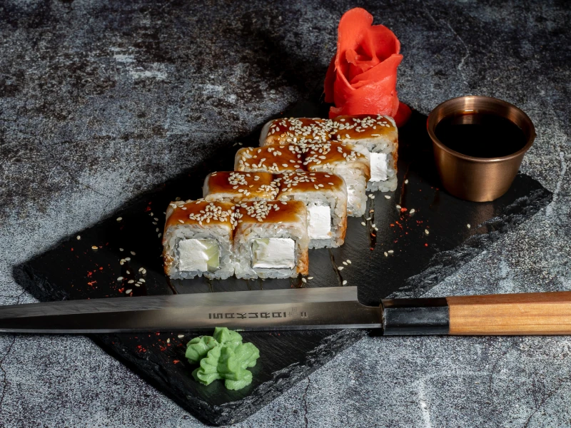 Ролл Канада сливочный с угрем