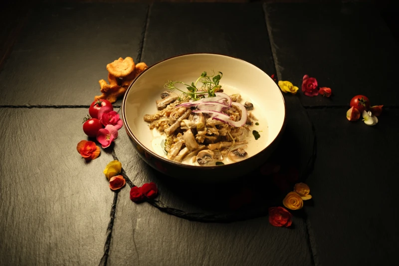 Требуха в сливочном соусе с грибами 