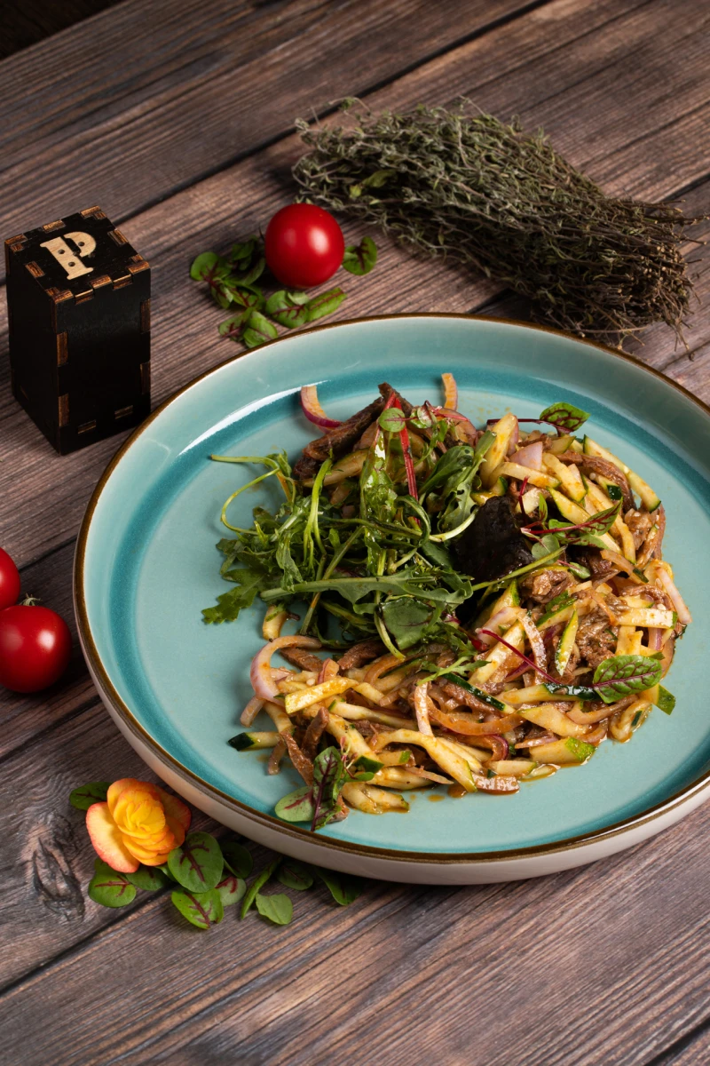 Салат ким-чи с телятиной