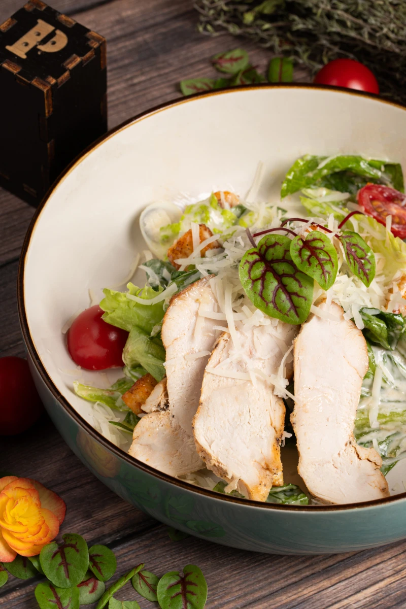 Цезарь с курицей