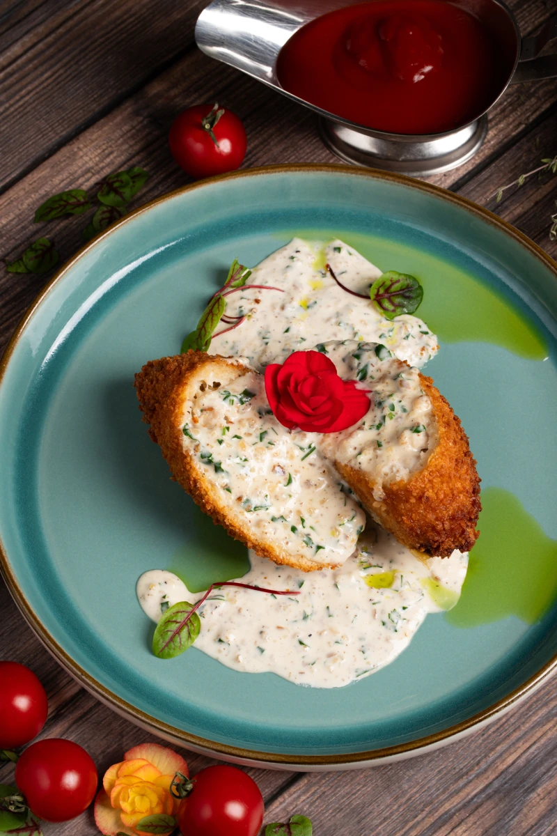 Куриная грудка под ореховым соусом