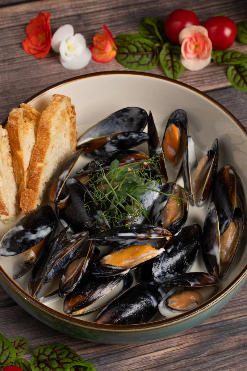 Мидии в сливочном соусе с горгонзолой 