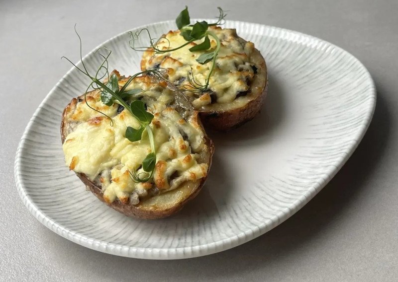 Картофель с грибным жульеном