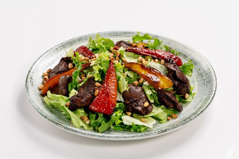 Салат из куриной печени