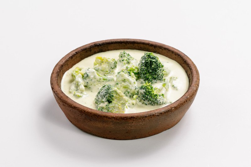 Брокколи в сливочном соусе