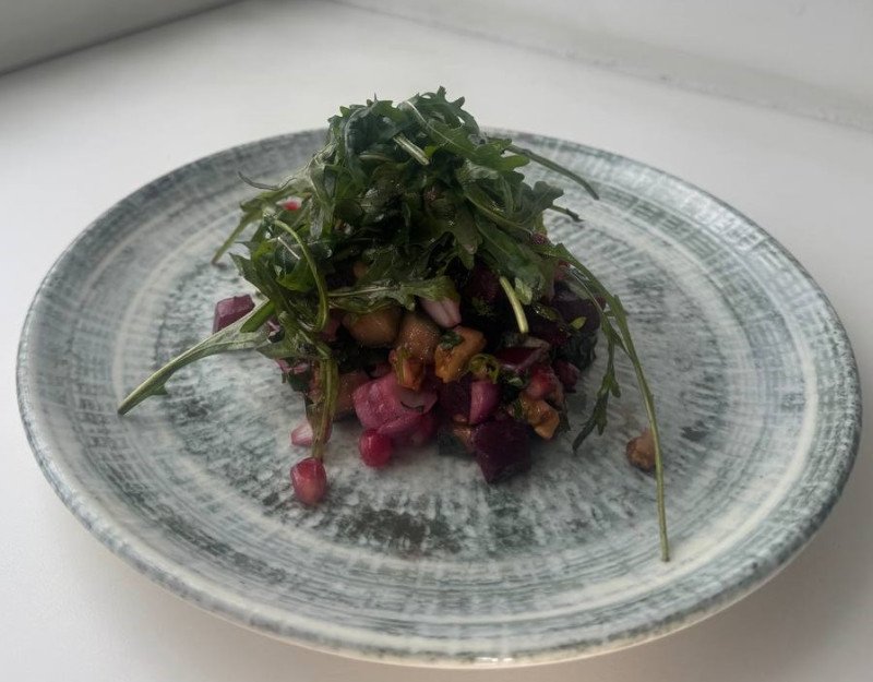 Салат со свеклой и рукколой пост
