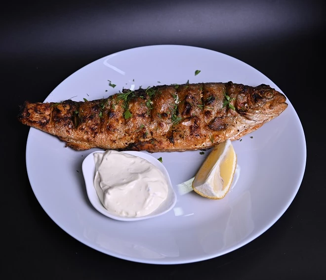 ФОРЕЛЬ НА УГЛЯХ