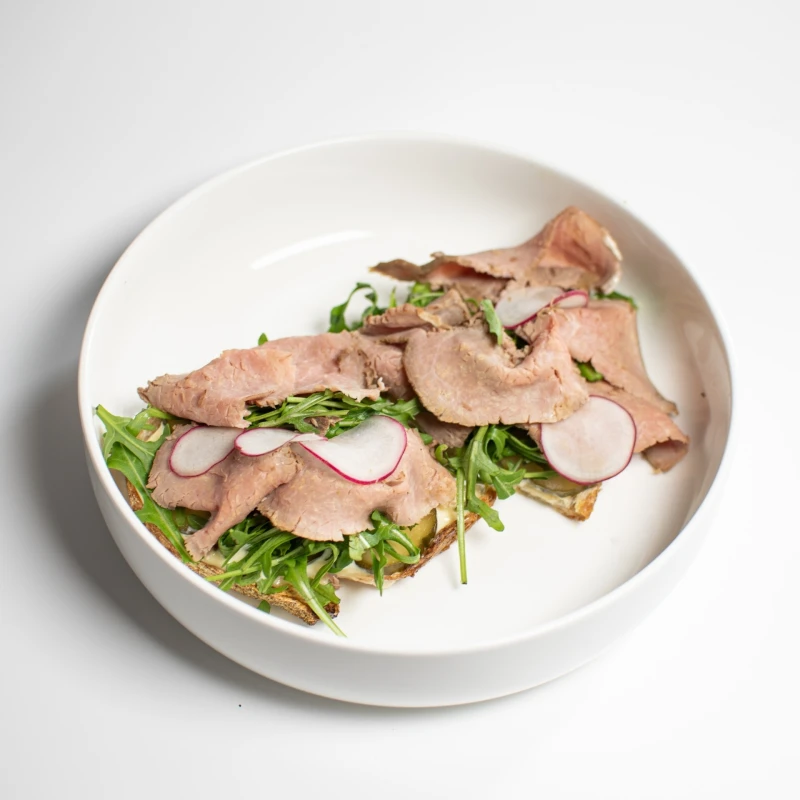 Брускетта с ростбифом