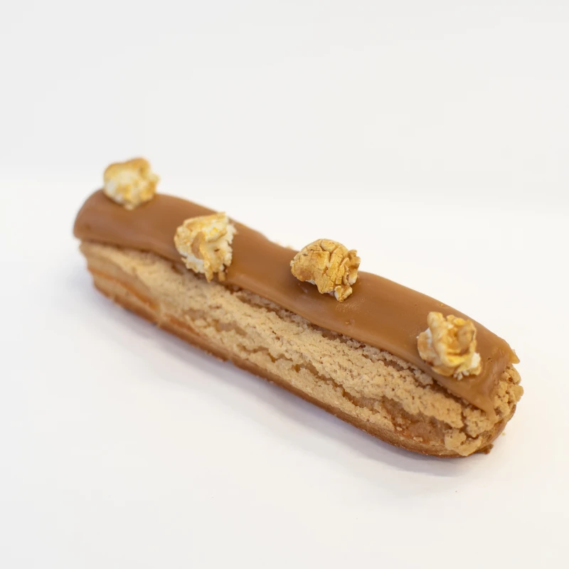 Эклер карамельный