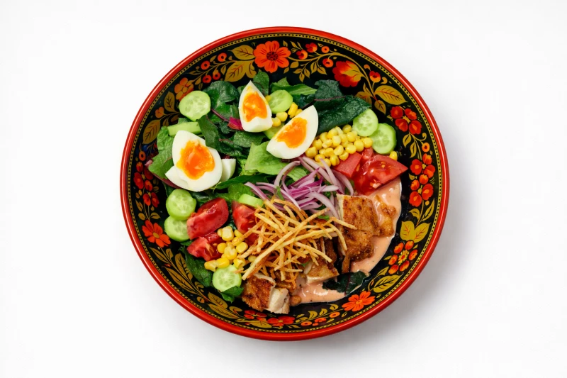 Печеный цыпленок с томатной юшкой и свежими овощами